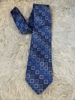 Michael Michael Kors blue silk tie.